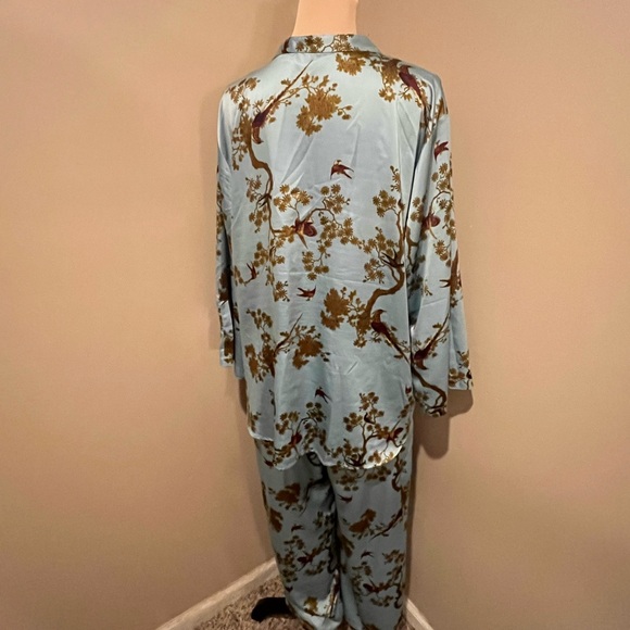 Natori Garden Melody Satin V Neck Blue & Burnt Umber Floral PJ Set, size XL - Picture 3 of 12